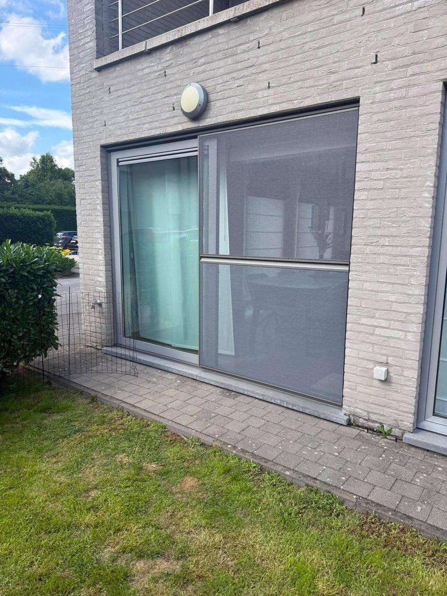 Schuifvliegenramen op maat gemaakt en geplaatst door E&B Vliegenramen
