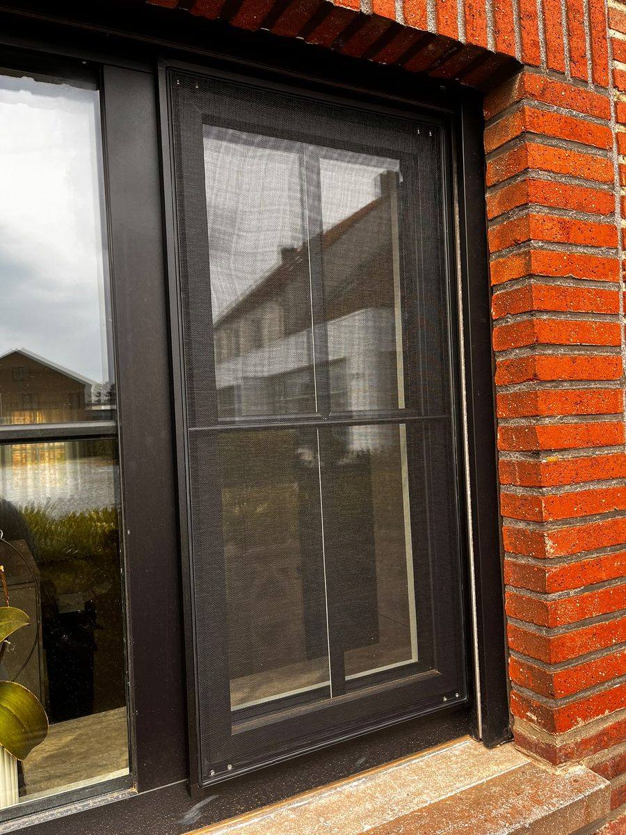 Vliegenramen op maat gemaakt en geplaatst door E&B Vliegenramen