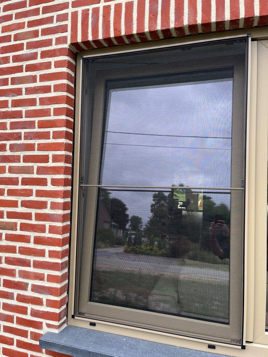 Vliegenramen op maat gemaakt en geplaatst door E&B Vliegenramen